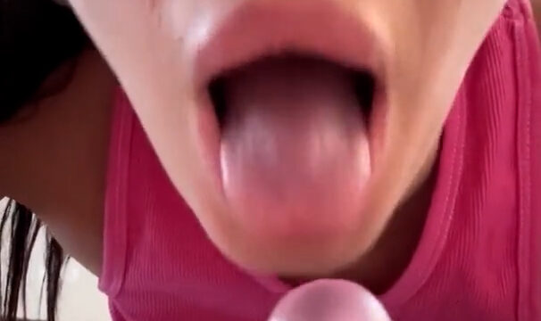 Camilla Araujo onlyfans leaks – sucking dildo