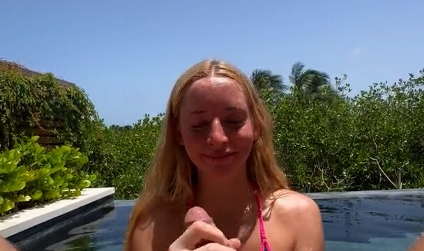 Madison Moores onlyfans leak sex tape – fucking in pool